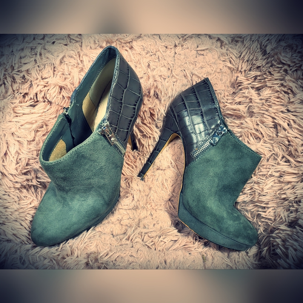 Michael Kors Gray Stiletto Suade & Patent Leather Heels Size 8.5M